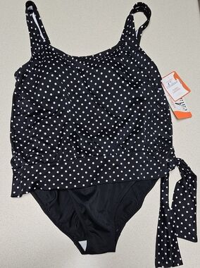 NWT Black & White Polka Dot Tiered Tankini Swimsuit – Size 8/10 – Tummy Control